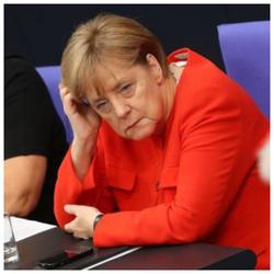 ВИДЕО - Ангела Меркель Берлиндеги жыйында кулап түштү