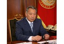 Кыргызстандын экс-президенти Курманбек Бакиев авиакырсыктан жабыркагандарга көңүл айтты